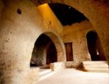 La sezione d'ingresso dall'esterno - Granai del convento